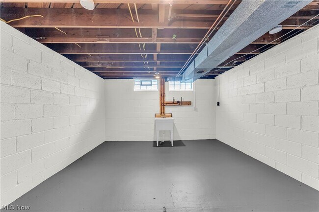 Building Photo - 9716 Alexander Rd