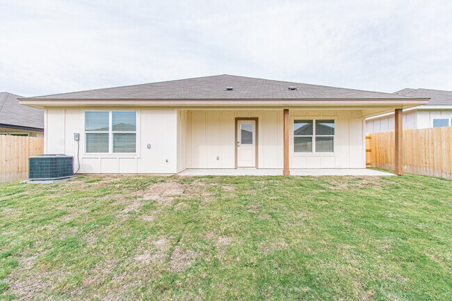 Building Photo - 1415 Flatland Trl