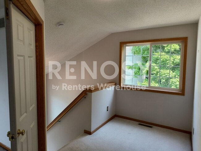 Building Photo - 4BD/2BA in Hopkins Available Now