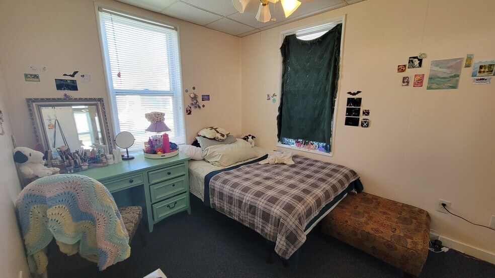 Building Photo - 1321 Vermont St