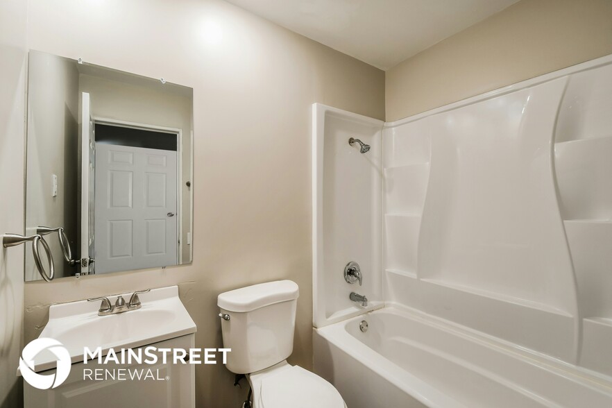 Building Photo - 11058 Perham Dr
