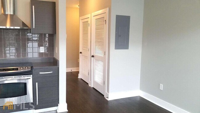 Building Photo - 1300 DeKalb Ave NE