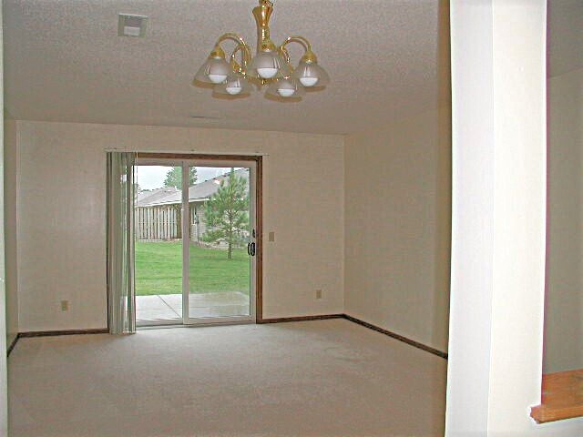 Building Photo - 855 Highview Dr