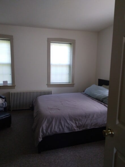 bedroom - 134 W Frederick St