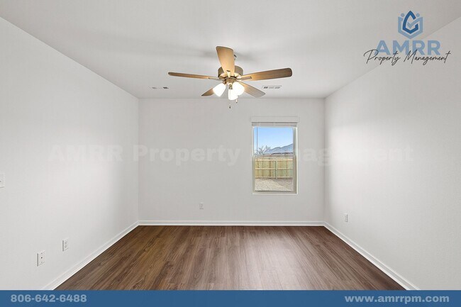 Building Photo - 1112 Pawpaw Pl