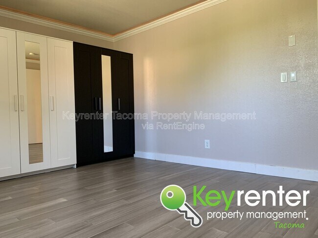 Building Photo - 1355 E 44th St