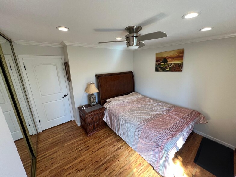 Building Photo - 6083 Crimson Dr