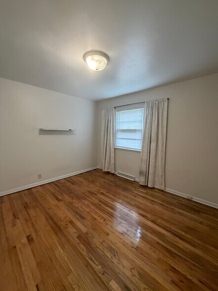 Building Photo - 2114 Ferrol St