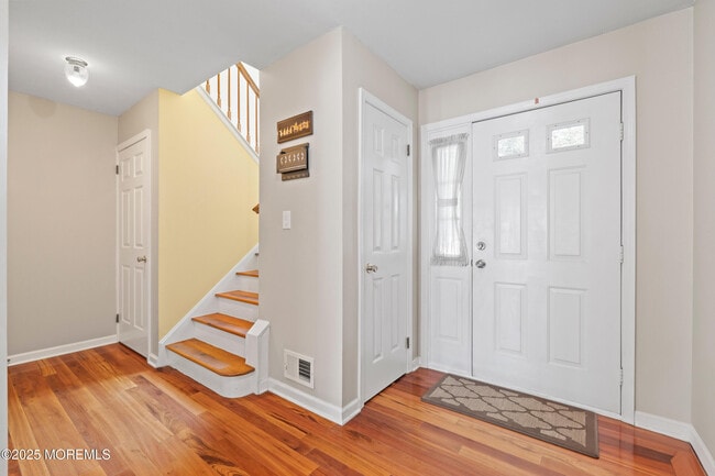 Building Photo - 7 Warbler Rd
