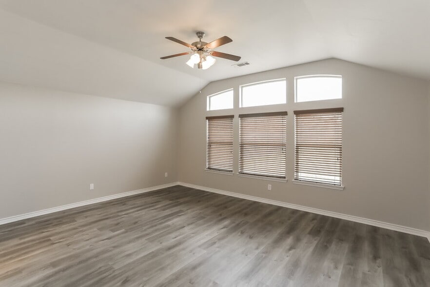 Building Photo - 9221 Barbara Dr