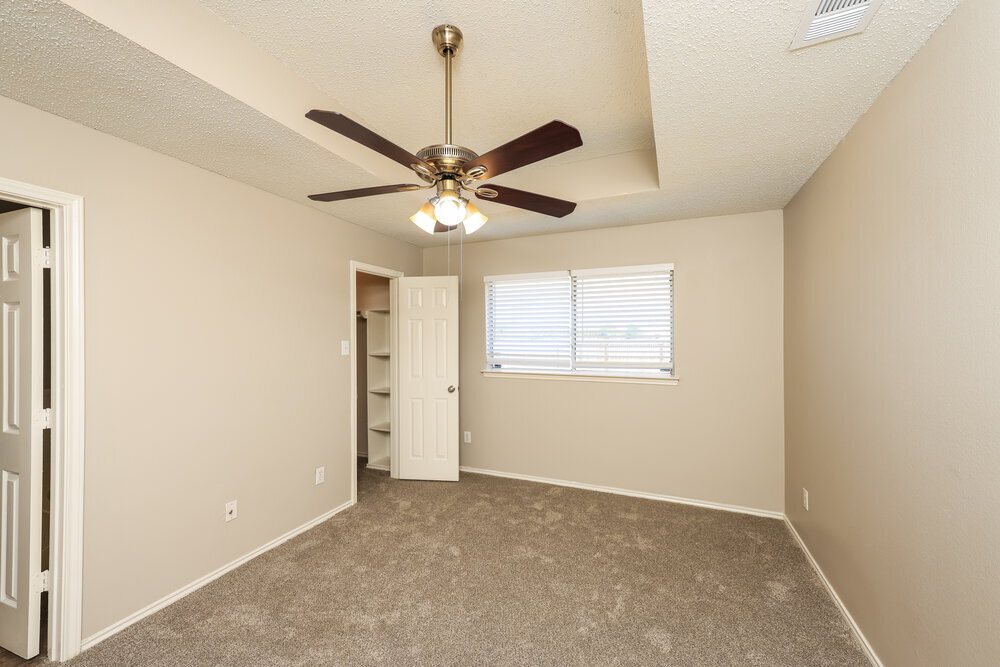 Building Photo - 1357 Meadow Creek Dr