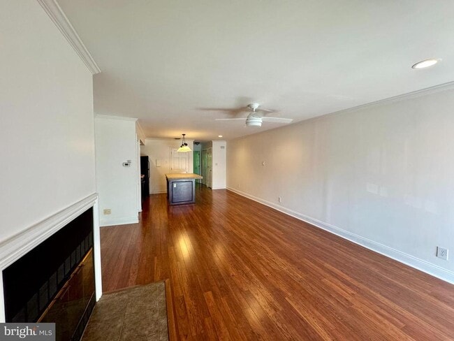 Building Photo - 34 Darien Way