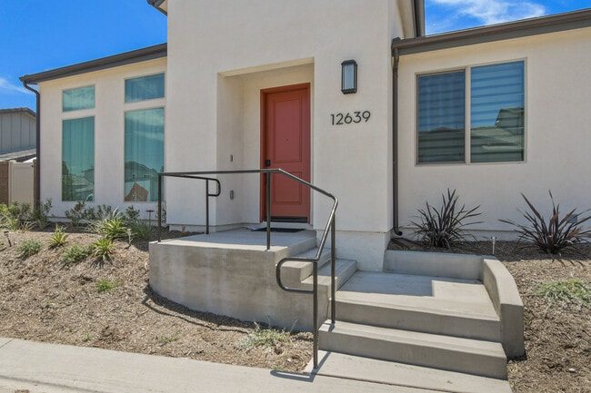 Building Photo - 12639 Elizabeth Wy