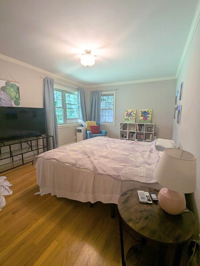 Building Photo - Beautiful 3-bed, 2-bath Ranch in South Dur...
