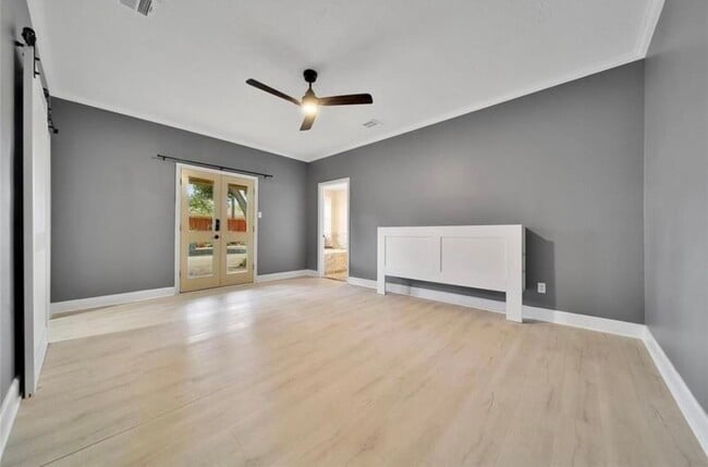 Building Photo - 12922 Lentando Dr