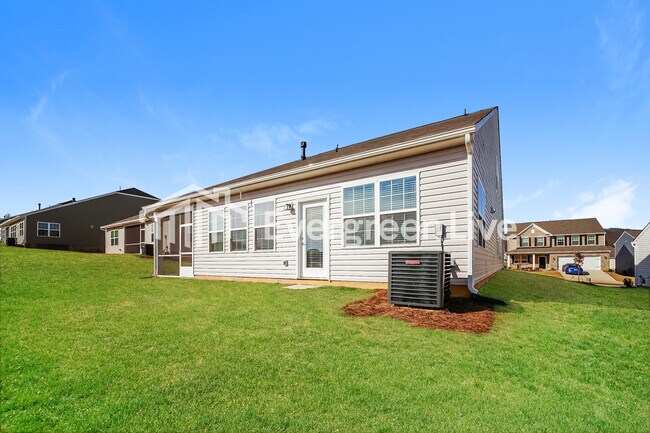 Building Photo - 6478 Fairfax Ct