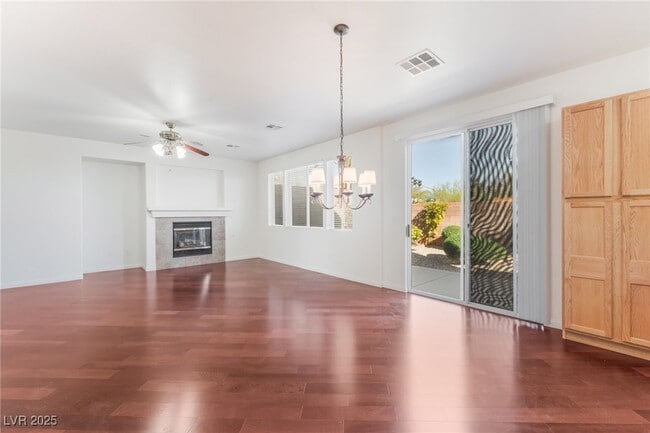 Building Photo - 10870 Mallorca Ave