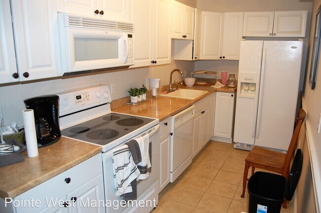 Building Photo - 3 br, 3 bath House - 550 Oak Tree Blvd