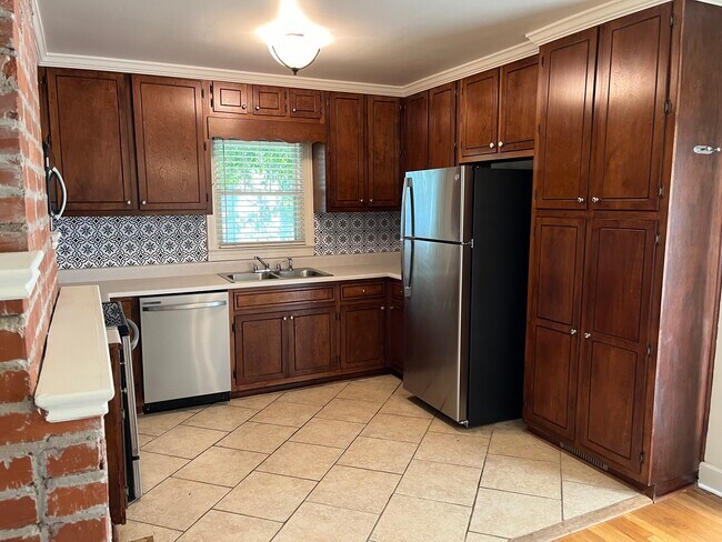 Building Photo - 2733 Thornton Cir SW