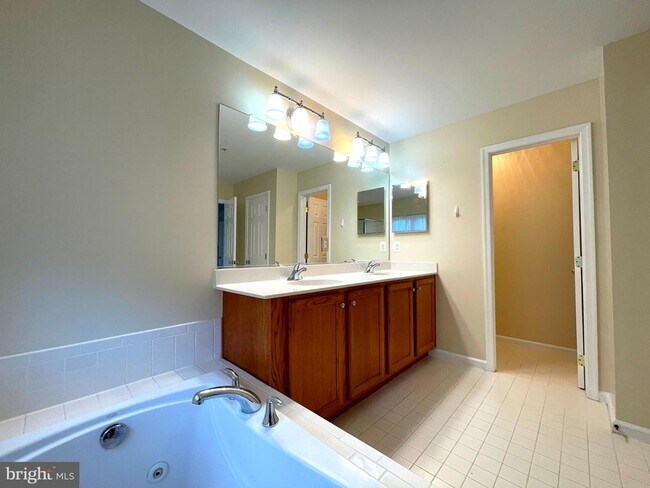 Building Photo - 23435 Dahlia Cir