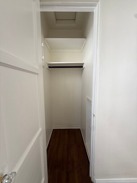 Building Photo - 5854 Arlington Ave