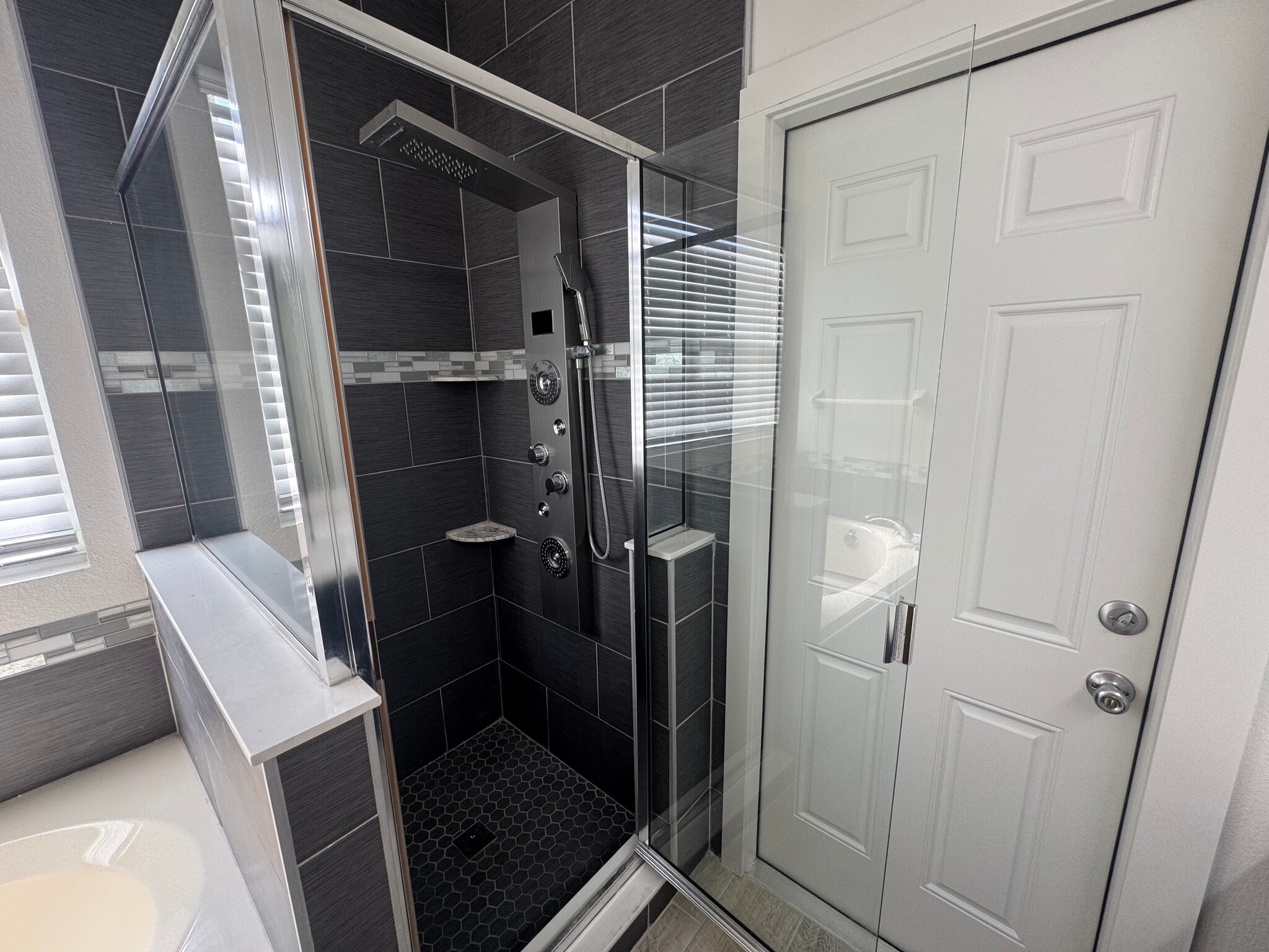 Building Photo - 839 Knollwood Dr