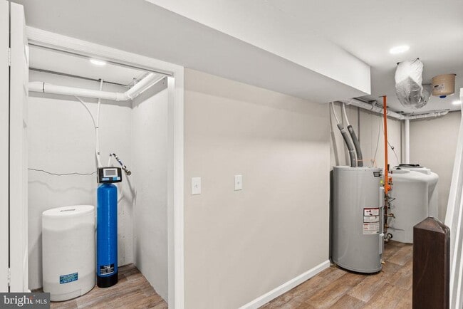 Building Photo - 140 Sage Blvd