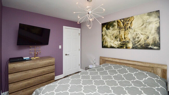 Building Photo - 407 Mors Ave