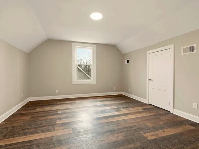 Building Photo - 34 3rd St