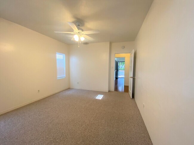 Building Photo - Beautiful 2BD/2BA Beach Home | Prime Mission Beach Location | Garage + 2 Parking Spaces