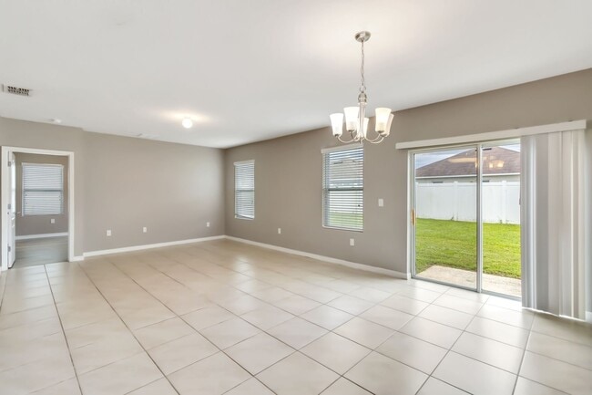 Building Photo - Beautiful 4/2 Energy Efficient Home in St. Cloud w/ Fully Fenced Yard