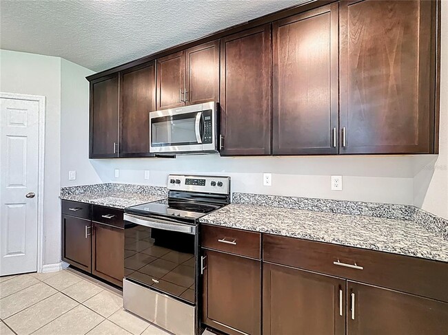 Building Photo - 5251 Meredrew Ln