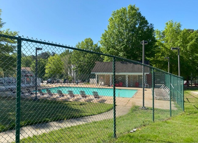 Building Photo - 1 Private Bedroom + Bathroom in Shared Condo Near NCSU