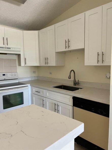 Building Photo - 3630 N 56th Ave