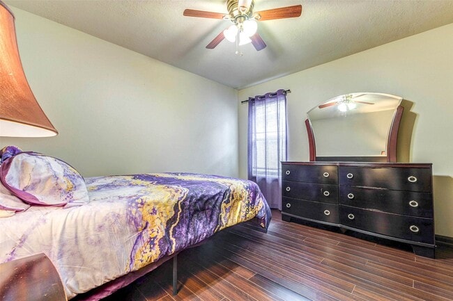 Building Photo - 940 Oak Lynn Dr