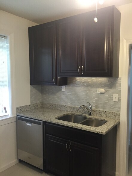 Kitchen - 723 Dobson St