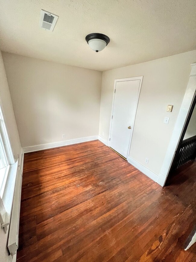 Building Photo - 3 Bedroom Home in Lynchburg