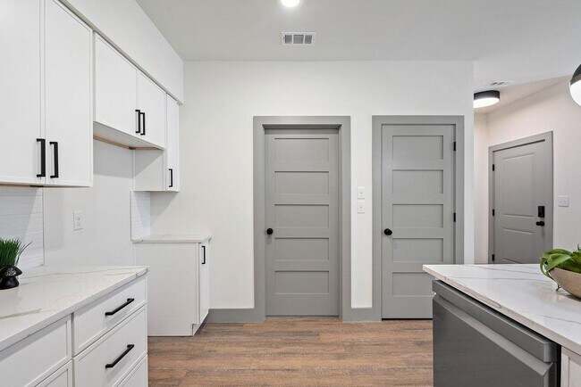 Building Photo - 2450 Wickersham Ln