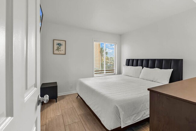 Building Photo - 511 S Ocean Blvd