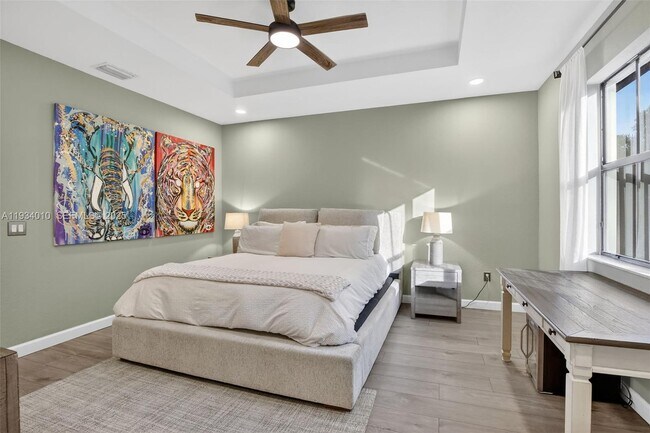 Building Photo - 12140 Village Pl