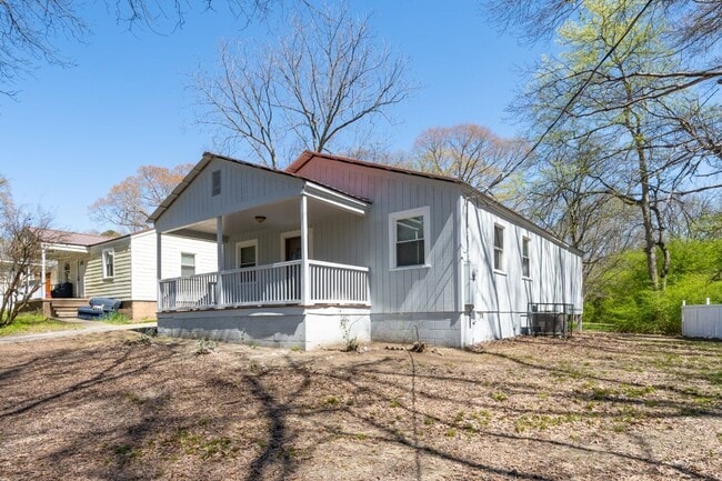 Building Photo - Move-In Ready Modern Makeover! Spacious 4-Bedroom Gem You’ll Love!