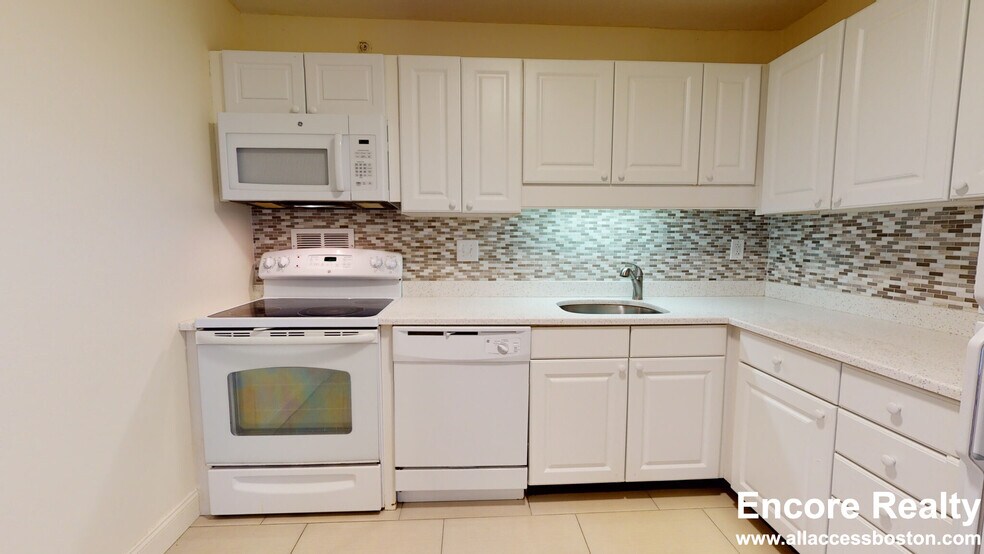 Building Photo - 16 Monmouth Ct