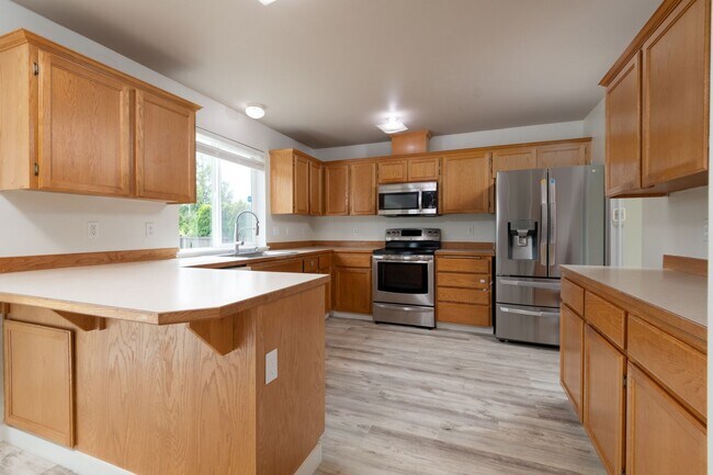 Building Photo - Crofton Hills 2 story