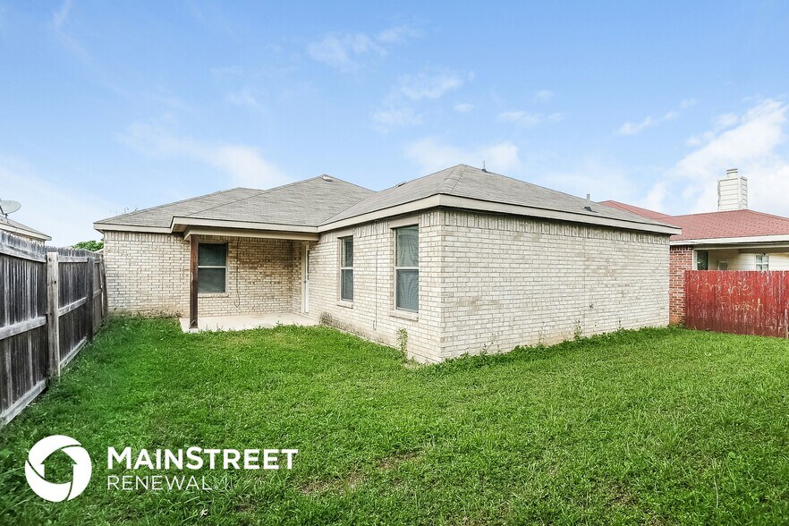 Building Photo - 3413 Heatherbend St