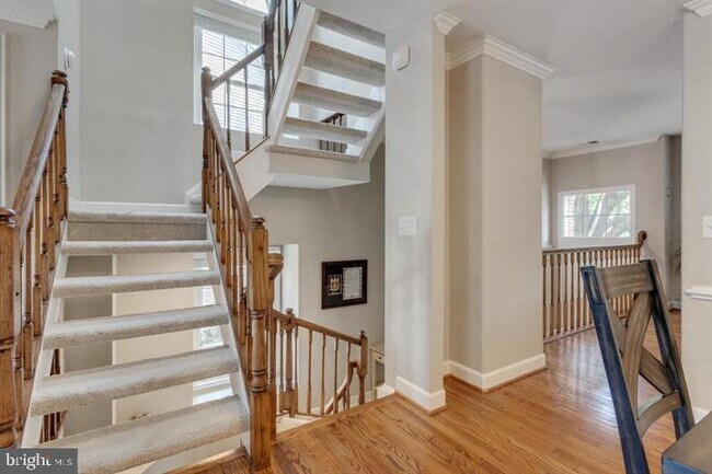 Building Photo - 3956 Valley Ridge Dr