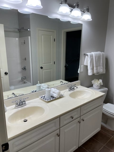 Master Bathroom - 117 Windsor Hill Rd SW