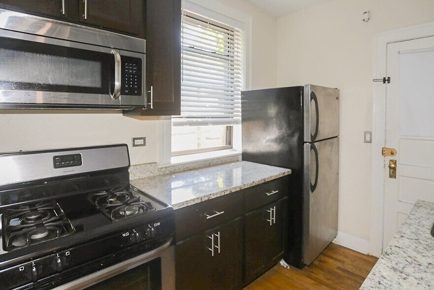 Building Photo - 4717 N Leavitt St