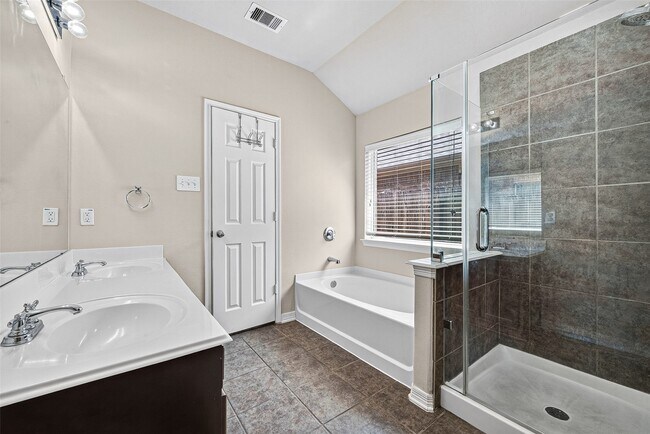 Building Photo - 26810 Henson Falls Dr