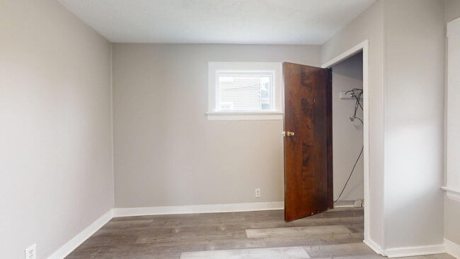 Building Photo - Lorain 2 Bedroom Single Family Home