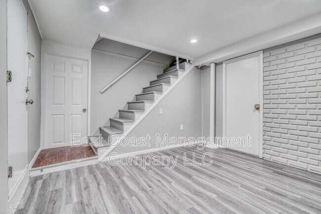 Building Photo - 9616 Mason Ave